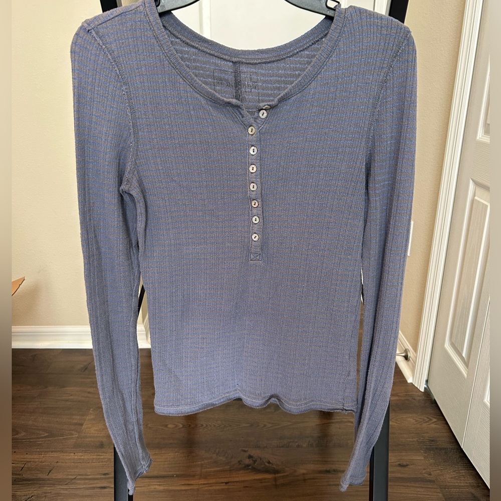 Urban outfitters women’s shirt